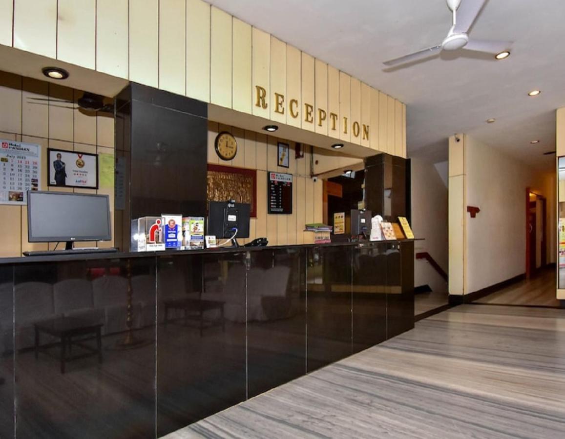 Hotel Pandian Chennai Bagian luar foto