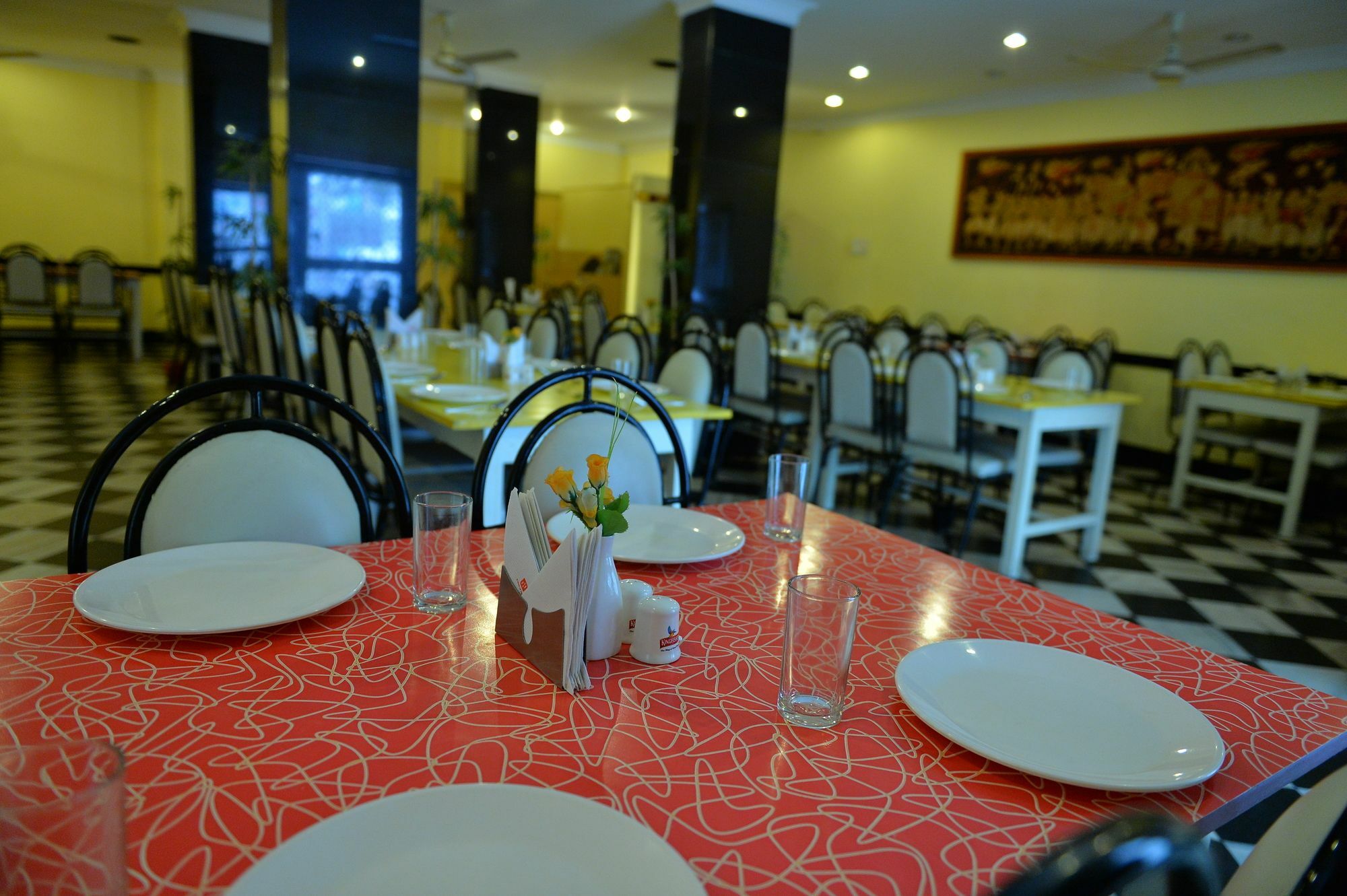 Hotel Pandian Chennai Bagian luar foto
